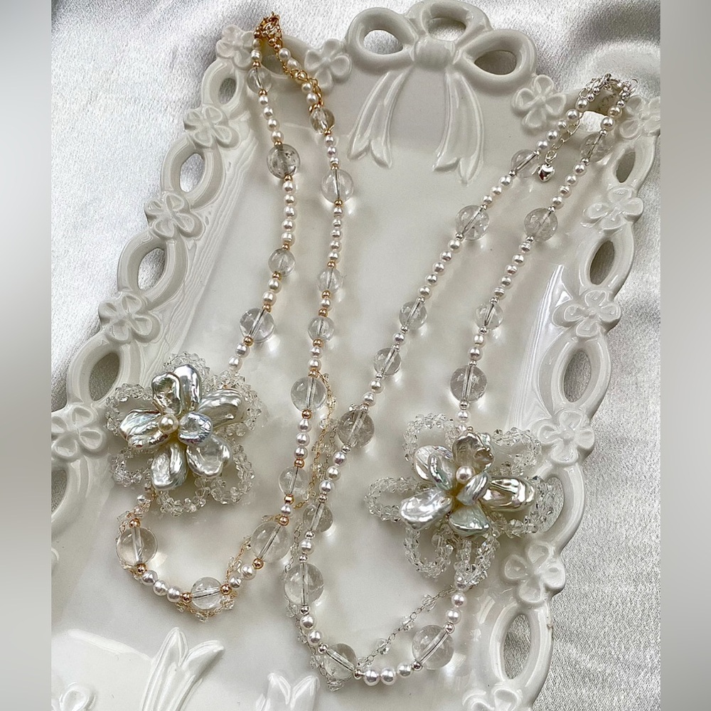 GP46-Handmade Flower Petal Pearl And Clear Quartz Necklace - Picture 5 of 13